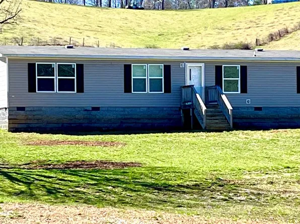 5210 Danville Pike, Hillsville, VA 24343