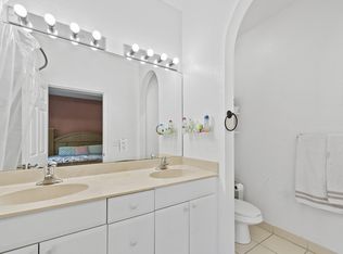 899 Pipers Cay Dr, West Palm Beach, FL 33415