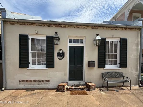 209 S Commerce St, Natchez, MS 39120