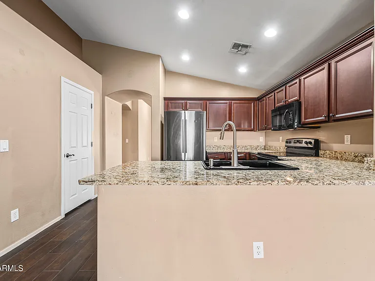 41284 W Cahill Dr — Photo 9