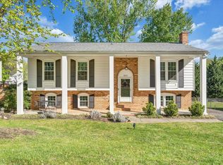 3821 Vauxhall Rd, Roanoke, VA 24018