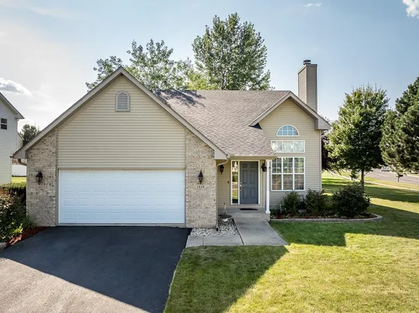 1216 Union Dr, Davis Junction, IL 61020