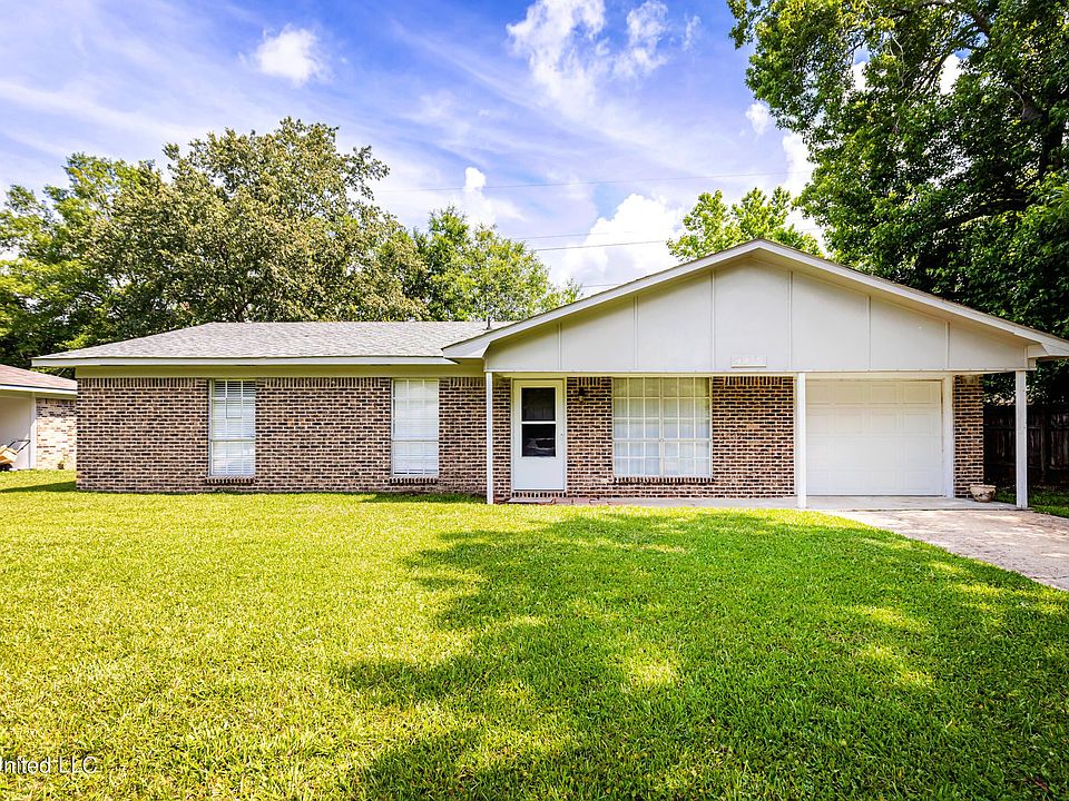 1st image of 4215 Yosemite Dr