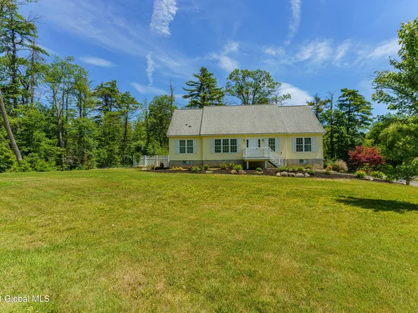 5 Fedor Road, Gansevoort, NY 12803