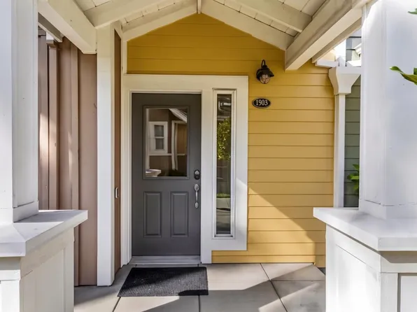 1903 Cambridge Dr, Mountain View, CA 94043