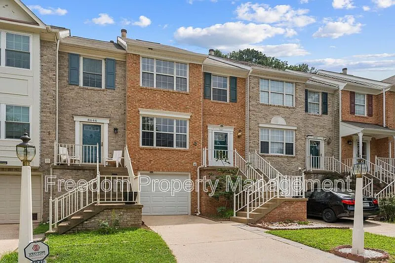 3 bed, 2.5 bath, 1416 sqft, $2,817 — Photo 1