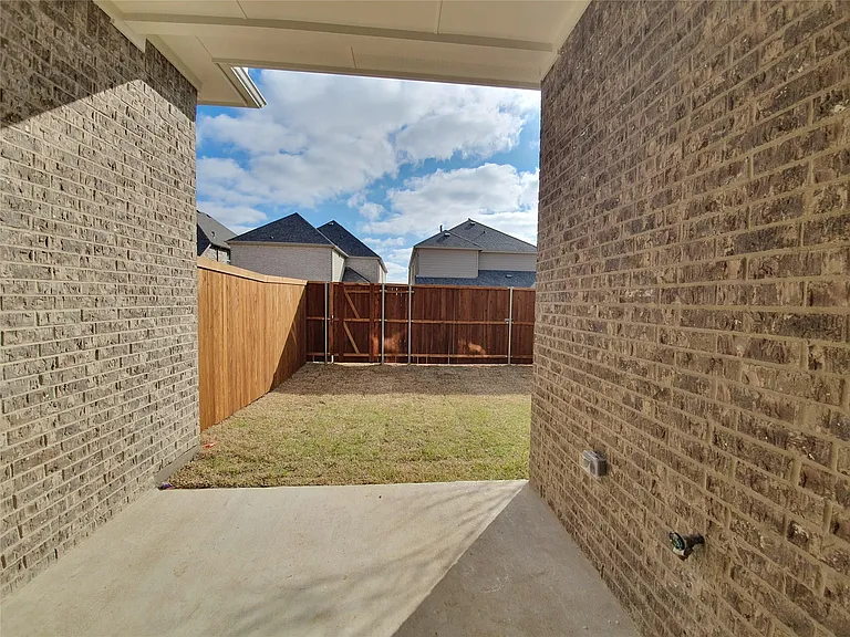 8266 Primrose Way — Photo 22