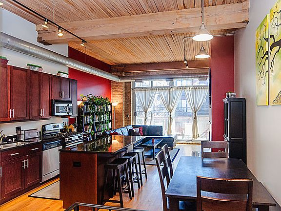 2nd image of 2333 W Saint Paul Ave APT 213
