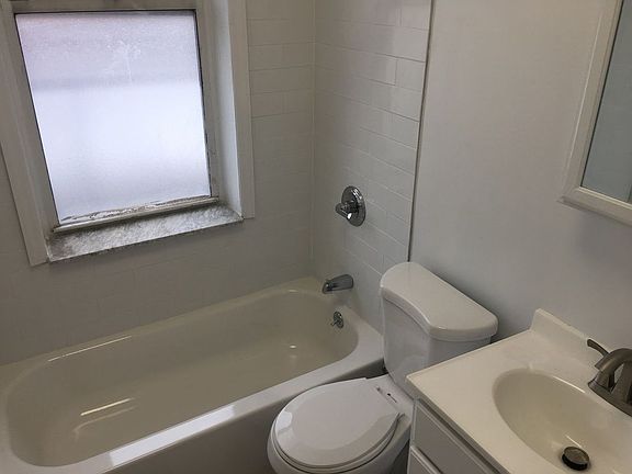 5th image of 4002 28th Ave APT 2R