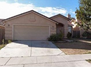 1106 Highlands Park Dr, Ceres, CA 95307