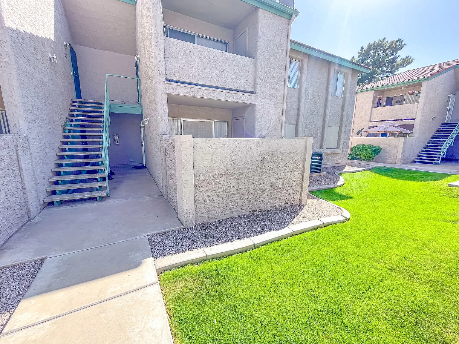 2 bed, 2.0 bath, 898 sqft, $1,400 — Photo 1