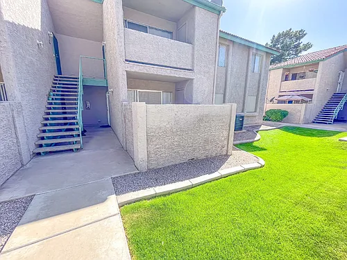 623 W Guadalupe Rd Photo 1