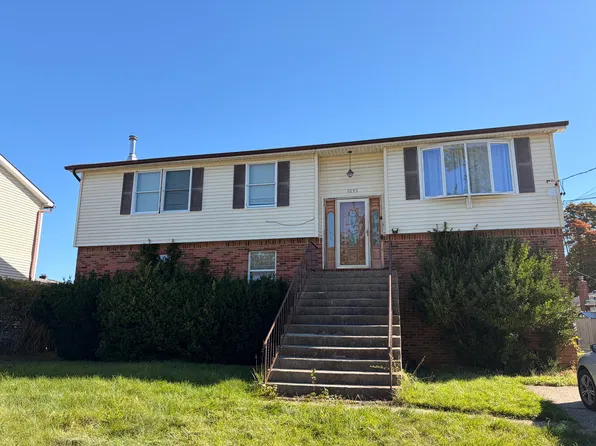 (undisclosed Address), West Hempstead, NY 11552