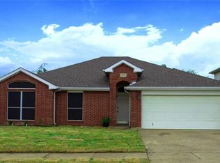 1112 Brandy Station Rd, Grand Prairie, TX 75052