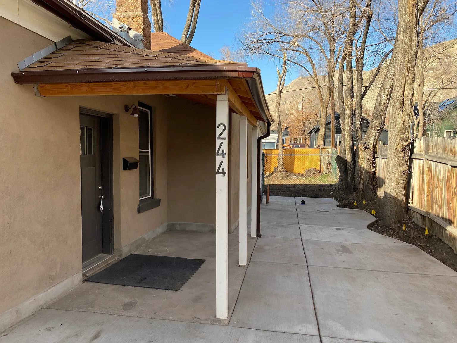 2 bed, 900 sqft, $2,000 — Photo 2