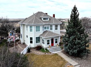 419 4th Ave W, Benkelman, NE 69021