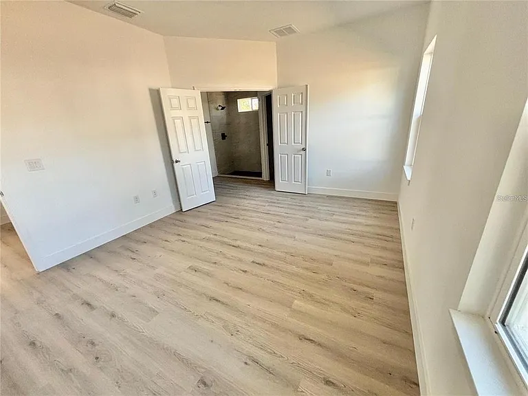 2349 W Oakland Ln — Photo 14