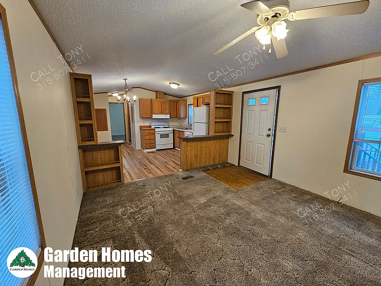 304 Tulip Ln — Photo 4