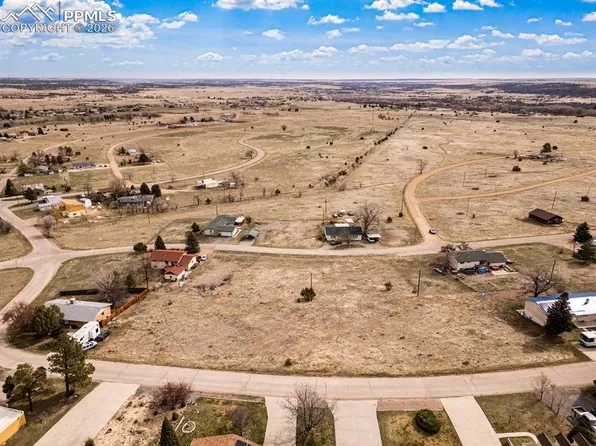 744 Saint Vrain Dr, Colorado City, CO 81019
