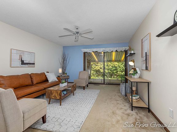 3rd image of 7438 Pinegrove Dr