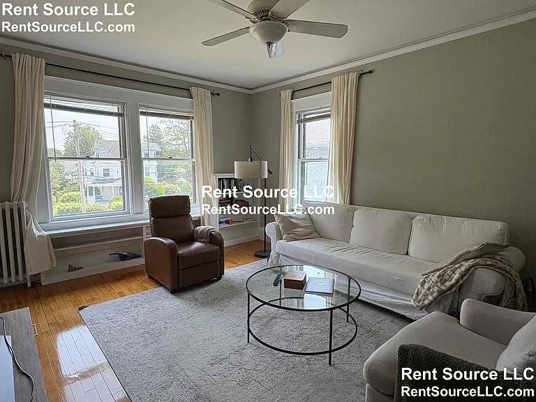 1619 Centre St #TOP FLOOR — Photo 3