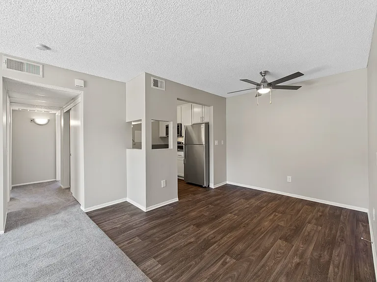 439 W El Norte Pkwy #102 — Photo 8