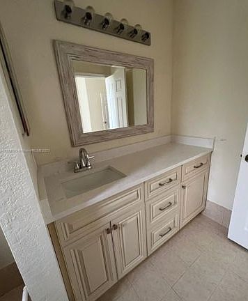 4th image of 6547 Catalina Ln
