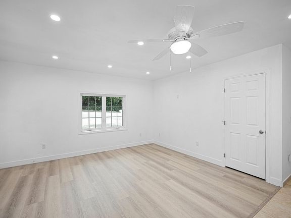 5th image of 3820 Honolulu Ave #A