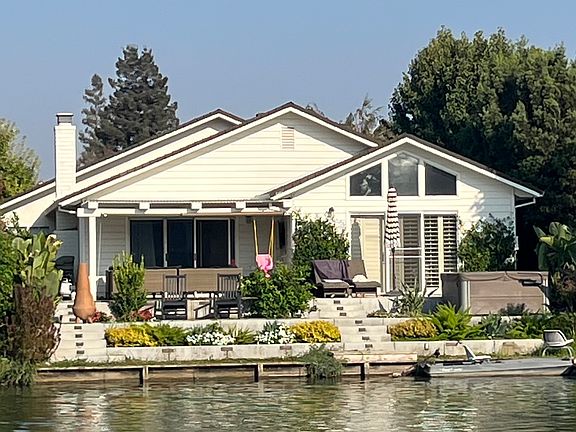 2nd image of 1721 Lakeshore Dr
