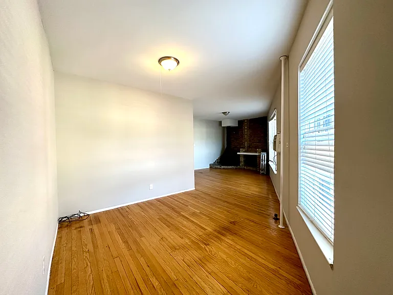 2858 N Clark St #2 — Photo 10