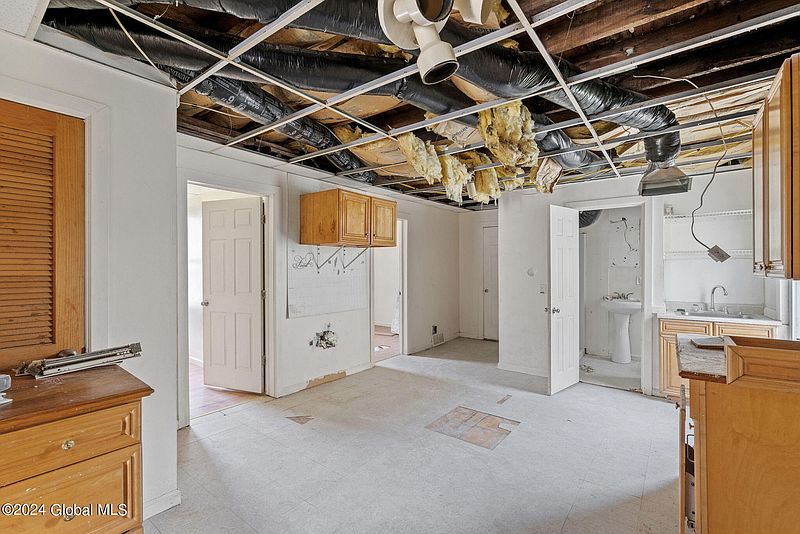 5th image of 526 Clarendon Street