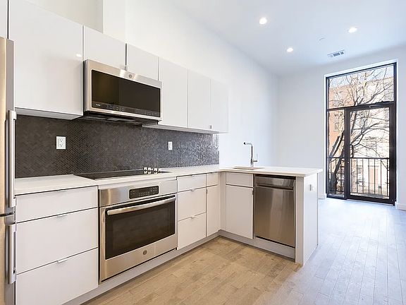 3rd image of 111 W 130th St #1R