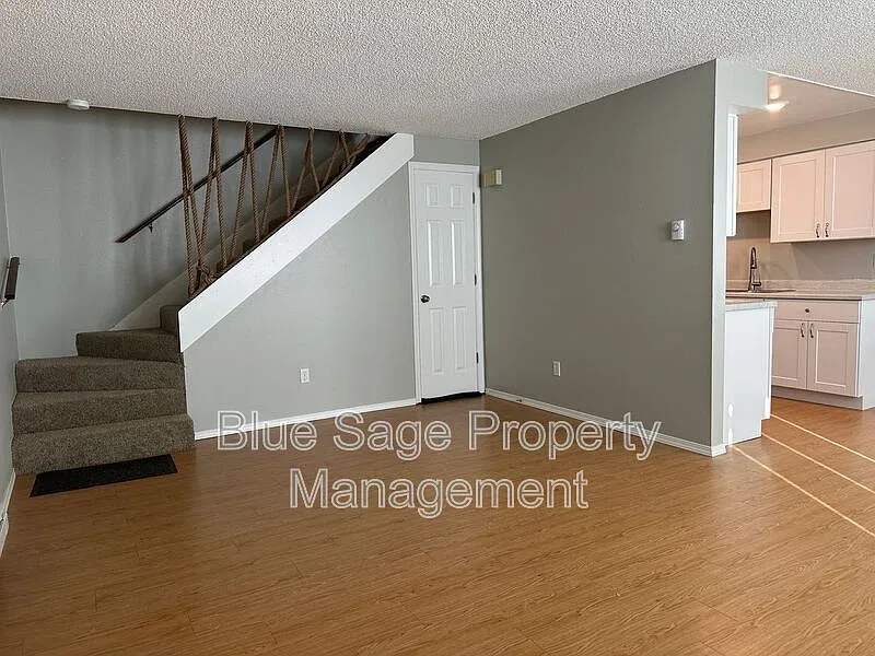 2 bed, 1.0 bath, 800 sqft, $1,595 — Photo 4
