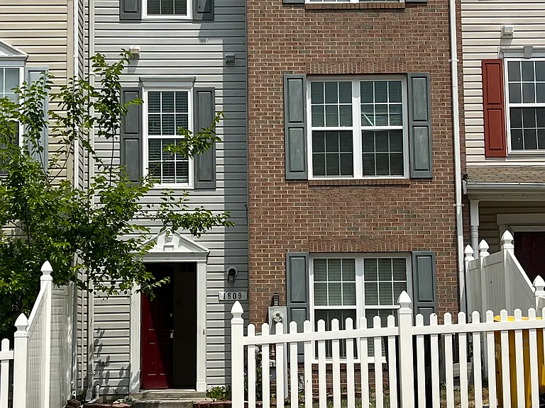 1809 Watch House Cir S — Photo 1