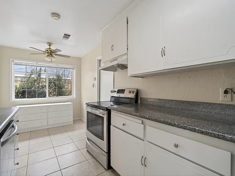 259 Gloria Dr — Photo 13