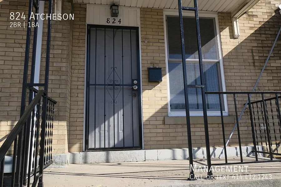 Newly Renovated Townhome with Quality Modern Finishes — Photo 3