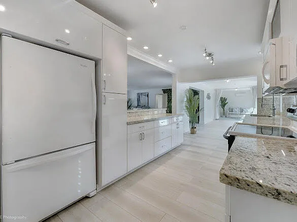 1250 Arthur St — Photo 13