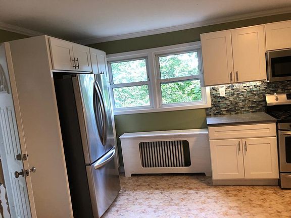 2nd image of 7 Landscape Ave #2