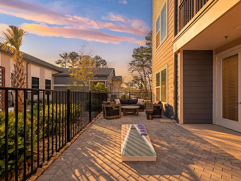 Expansive ground floor apartment patio