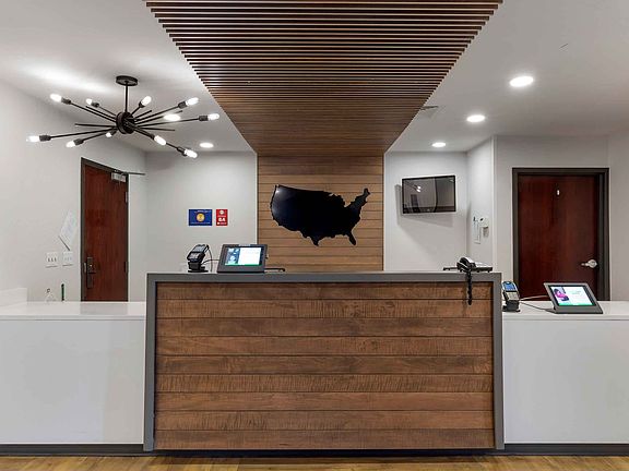 Lobby and Guest Check-in