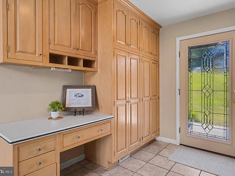 209 Casparus Way — Photo 15