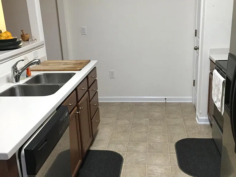 5967 Hollow Wood Ct — Photo 10
