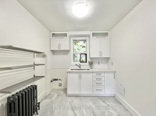 15 Stavebank Rd N #6, Mississauga, ON L5G 2T2