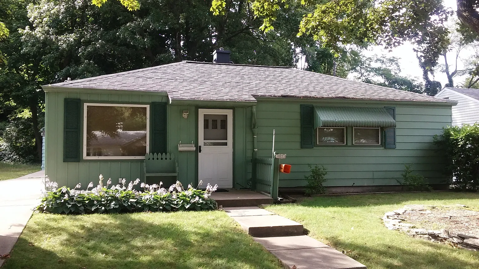1017 E Chippewa Ave photo 1
