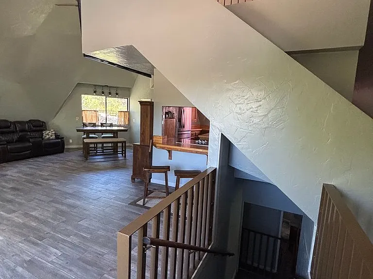 13633 Summit Valley Rd — Photo 35