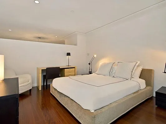 Rented by R New York | media 81