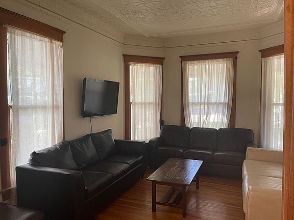 4th image of 508 W Elm St #25b3115f8