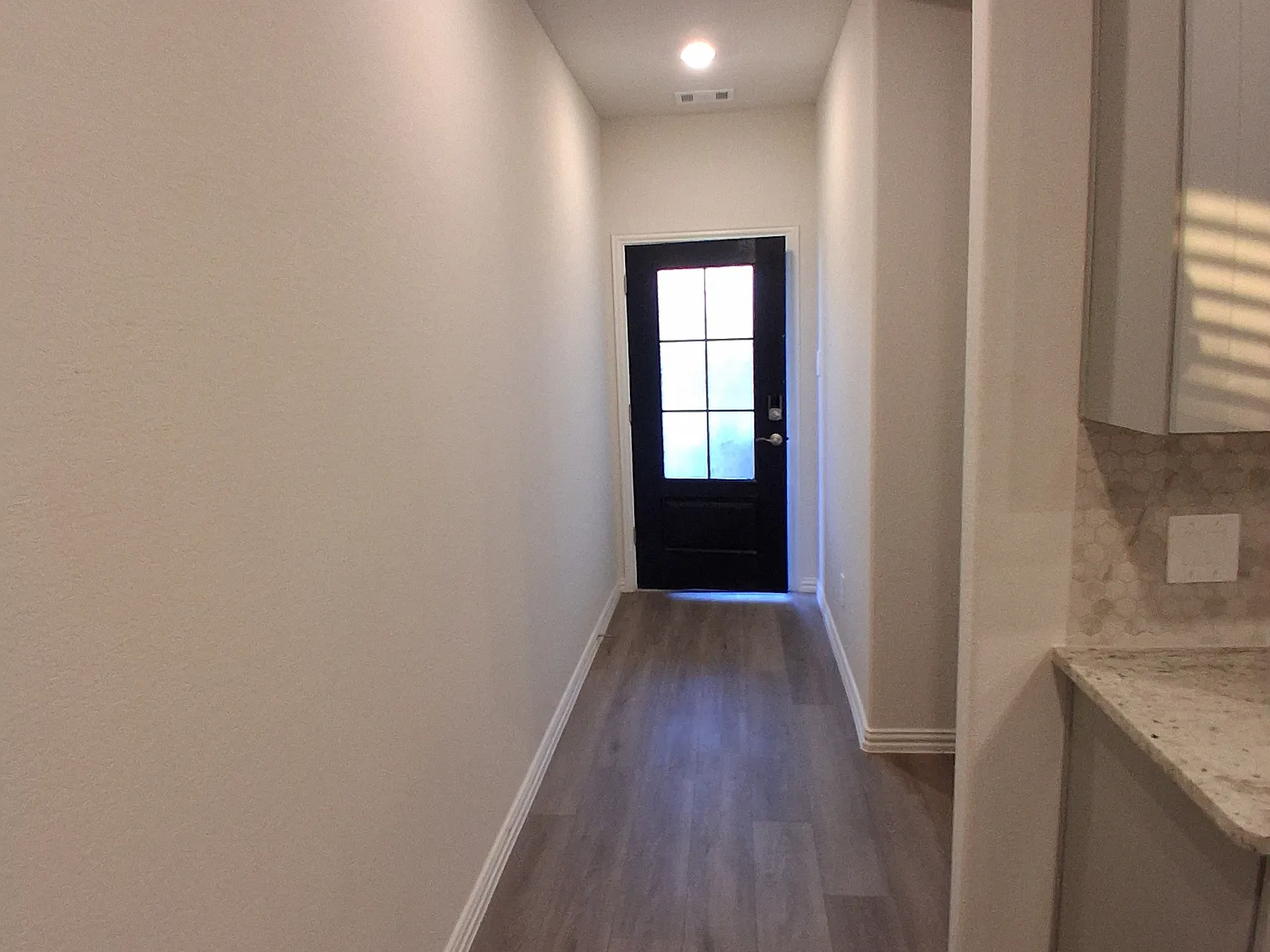 3 bed, 1482 sqft, $2,300 — Photo 3