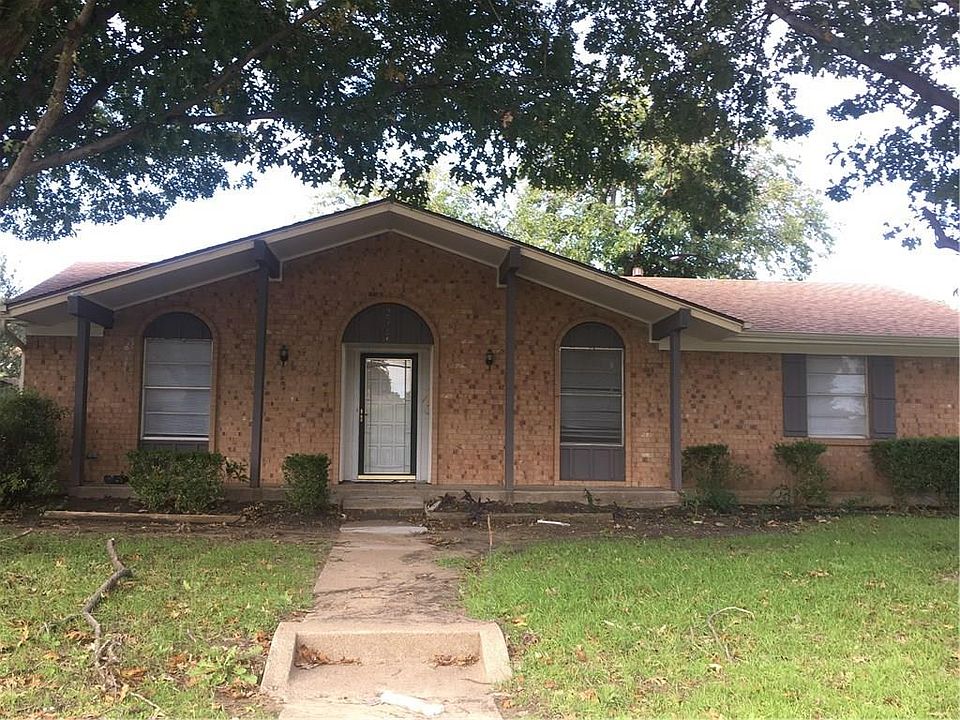 1st image of 2417 Eastbrook Dr