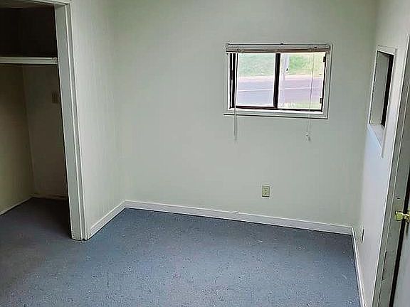 419 Laundry (W/D not shown)